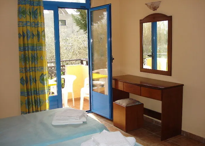 Aparthotel Chrysoula 3*