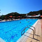 Chrysoula 3*