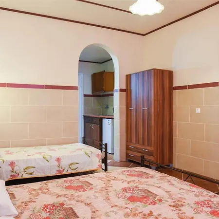 Chrysoula Aparthotel