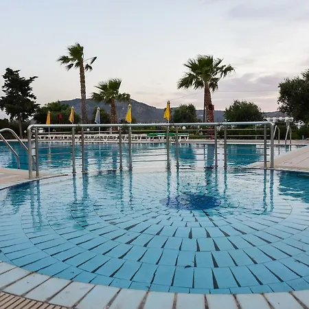 Chrysoula Aparthotel 3*
