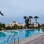 Chrysoula Aparthotel 3*